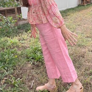 Cropped Linen Pants in Bubblegum Pink